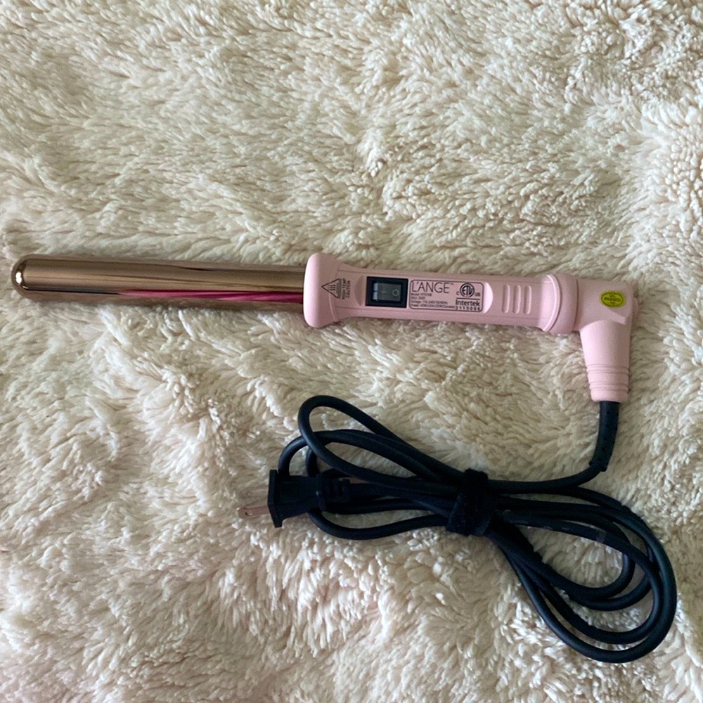 Lange curling wand.